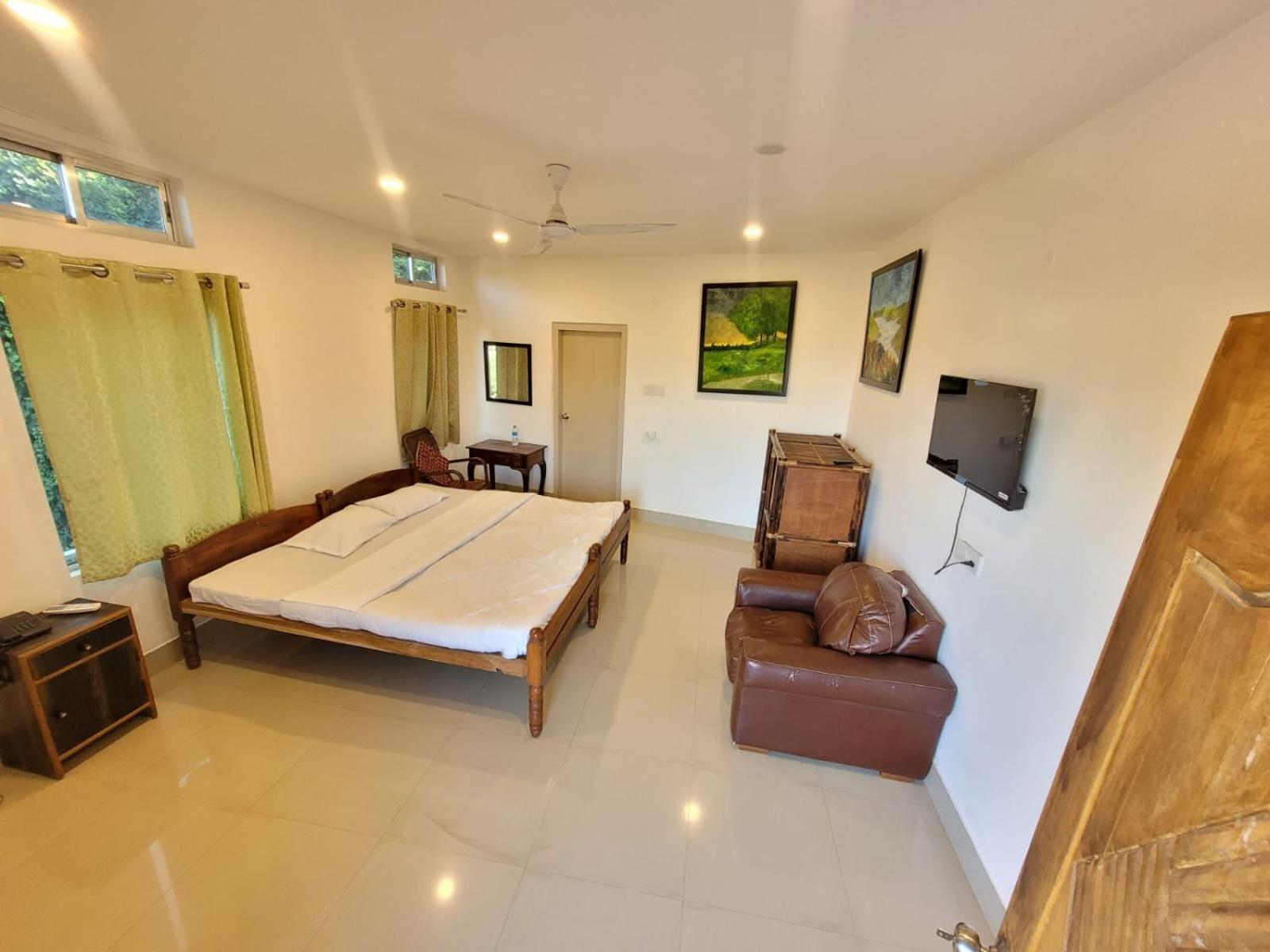 Hilltop Lodge Guwahati Exterior foto