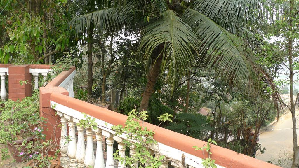 Hilltop Lodge Guwahati Exterior foto