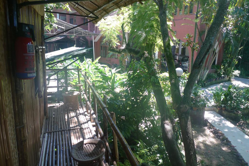 Hilltop Lodge Guwahati Exterior foto