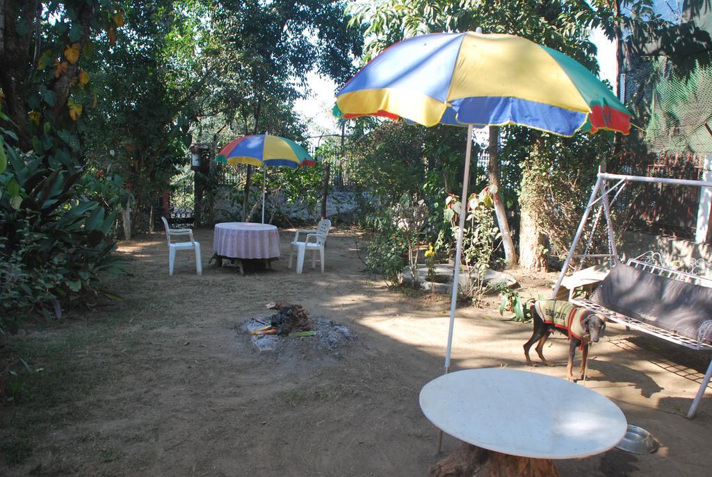Hilltop Lodge Guwahati Exterior foto